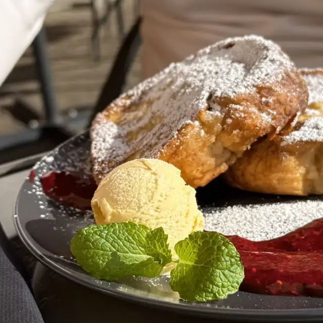 Tost francuski z lodami waniliowymi